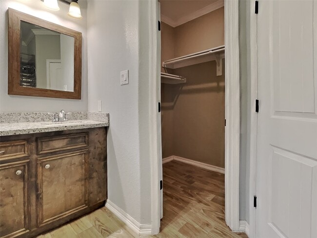 Building Photo - 3638 Lydia St