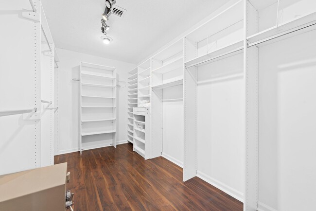 Building Photo - 7511 Brigantine Ln