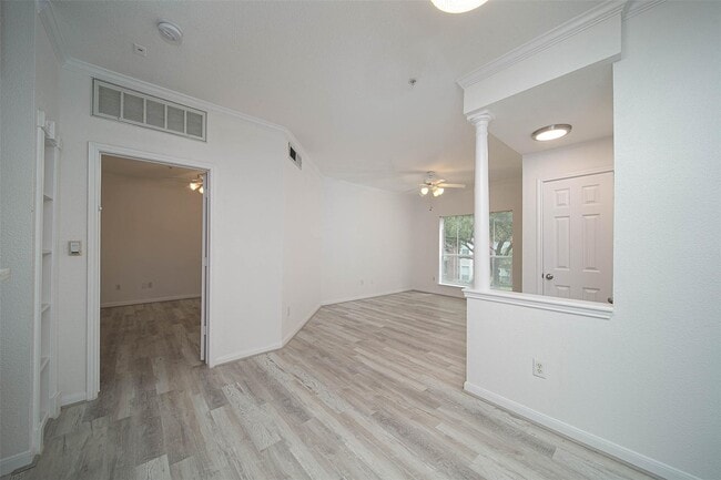 Building Photo - 1330 Old Spanish Trl