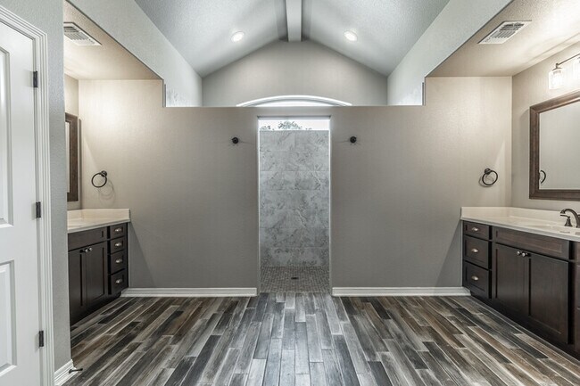 Building Photo - 222 Sand Flat Ln