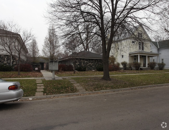 Building Photo - P Street Apartments