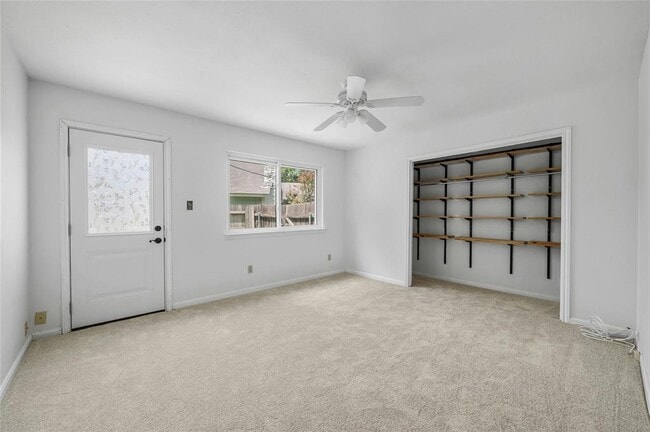 Building Photo - 10255 Missel Thrush Dr