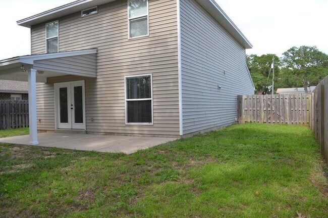 Building Photo - 71 10th St