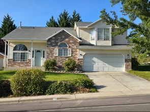 Building Photo - 570 W 2375 N St