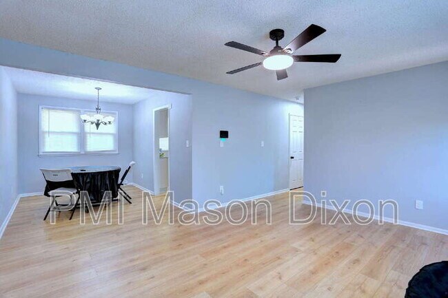 Building Photo - 8523 Fieldway Dr
