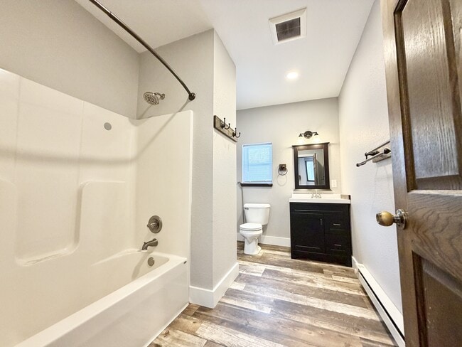 Building Photo - 710-712 S Ringold St