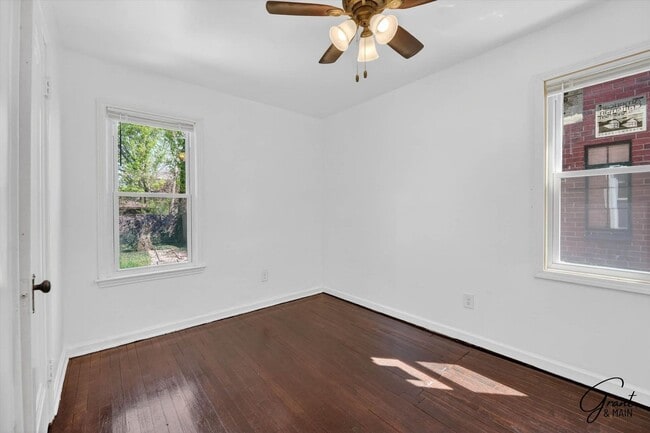 Building Photo - $1300 3 bedroom bungalow
