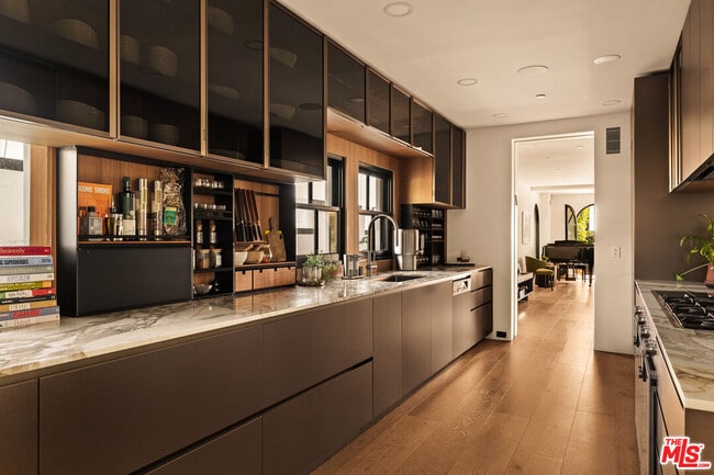 Building Photo - 972 Palisades Beach Rd