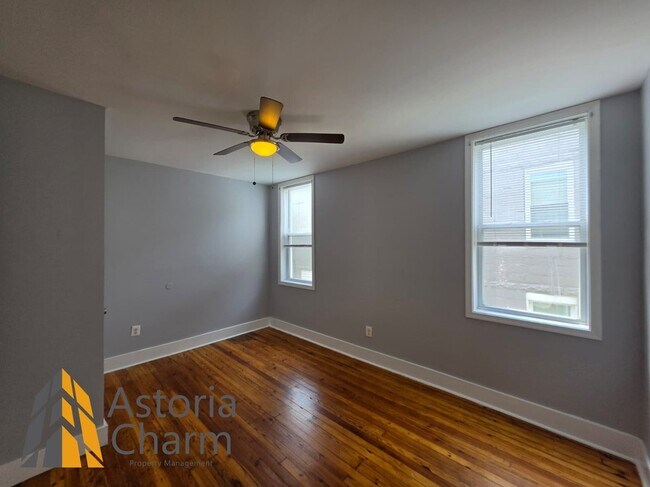 Building Photo - 607 E 41st St