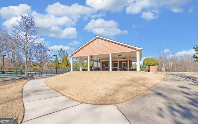 Building Photo - 6218 Azalea Way