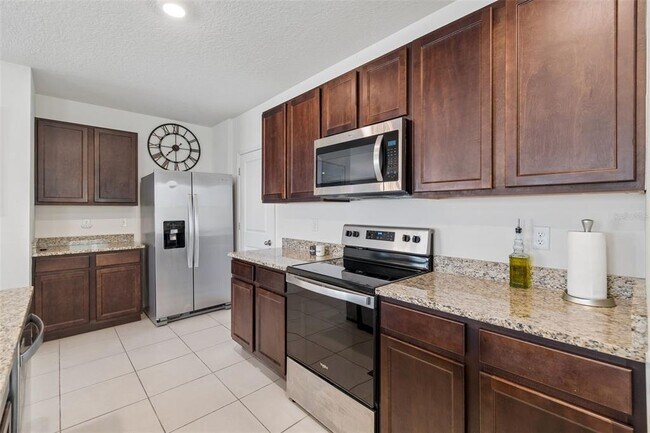 Building Photo - 17053 Oval Rum Dr
