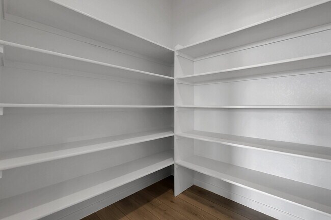 Building Photo - $2,995, 3-bed, 2.5-bath located in Castle ...