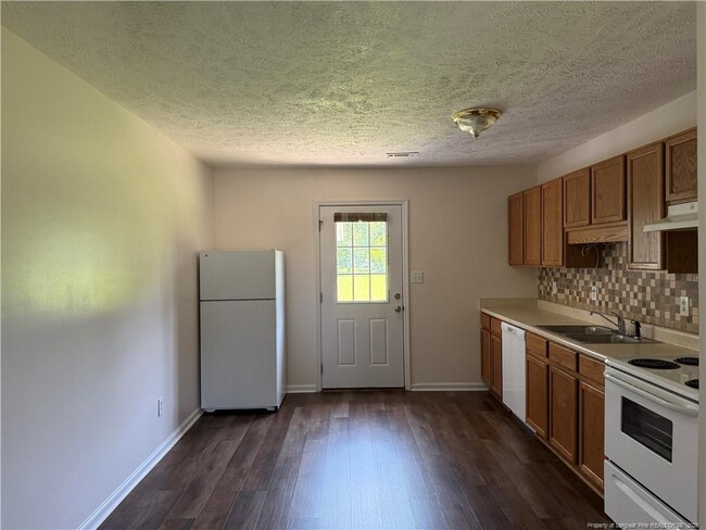 Building Photo - 203 Centipede Ln