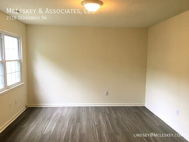 Building Photo - 2318 Sedgewick Dr