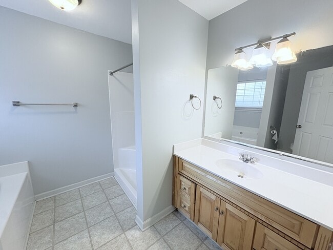 Building Photo - 112 Rose Ln