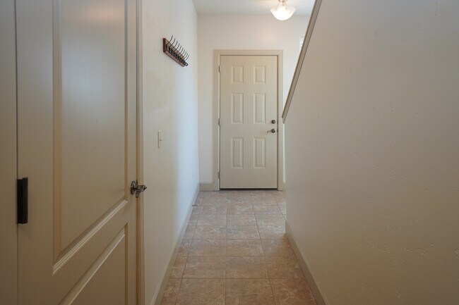 Building Photo - 1254 E Winding Creek Dr