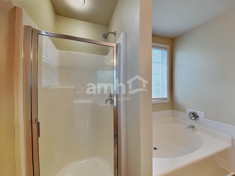 Building Photo - 9815 Waltham Ct