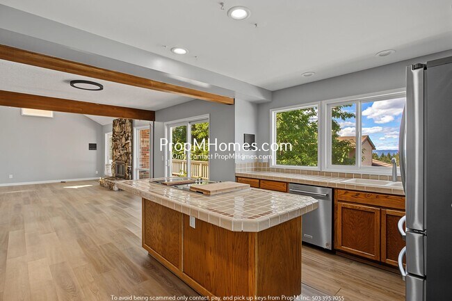 Building Photo - 8271 SW 184th Ave