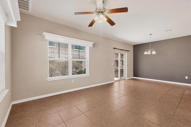 Building Photo - 1620 Bryant Dr