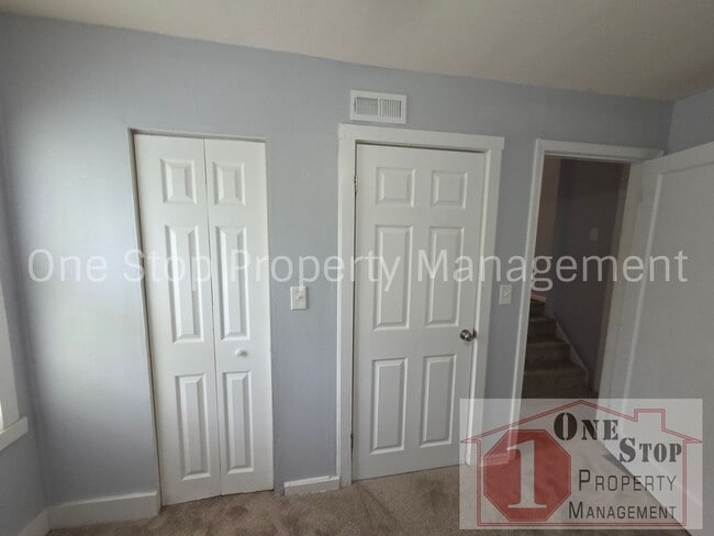 Building Photo - Beautiful 4 Bedroom 2 Bathroom in Kansas City!