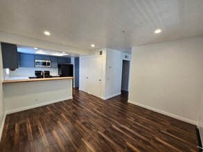 Building Photo - Upgraded 1 bed/ 1 bath Condo in East Orang...