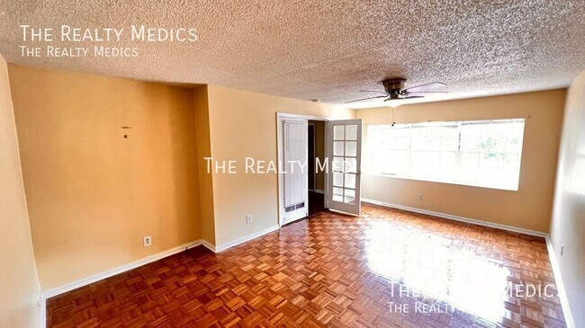 Building Photo - 1807 N Park Ave