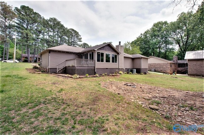 Building Photo - 697 Crestview Dr