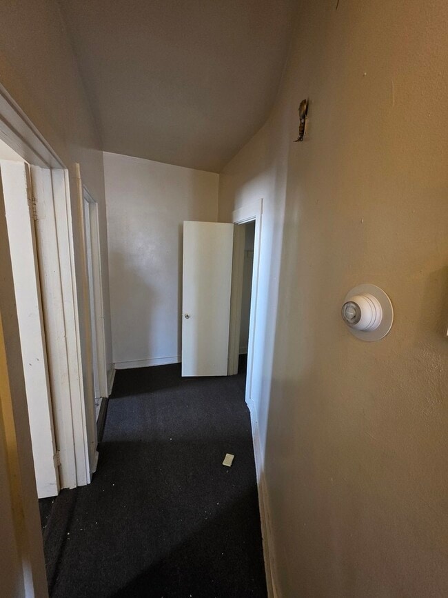 Building Photo - 6527 S Kimbark Ave