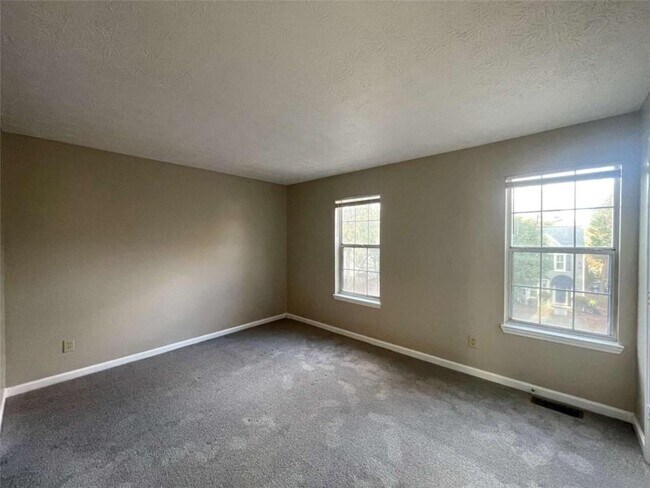 Building Photo - 3774 Meadow Creek Dr