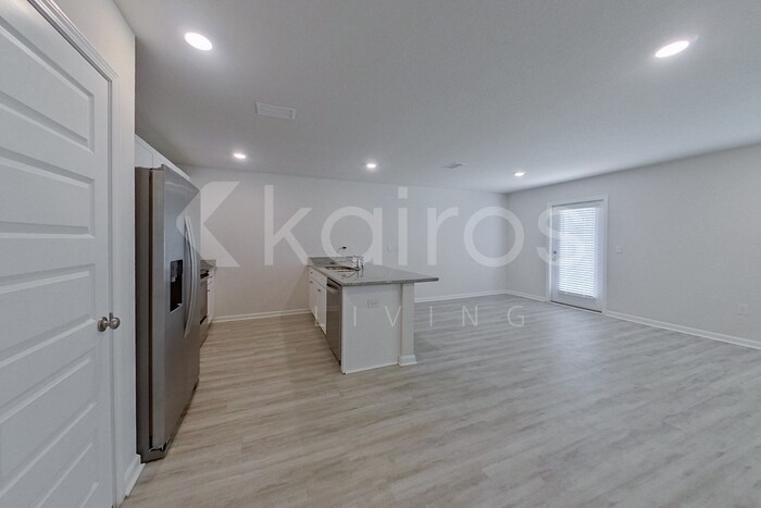 Building Photo - 209 Monarch Ln