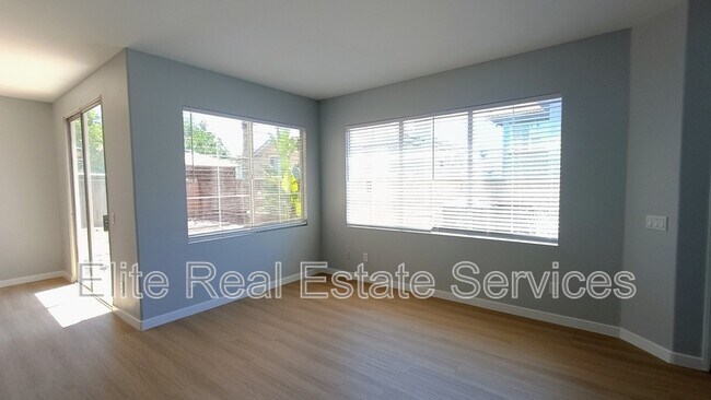 Building Photo - 1138 Calle Dulce