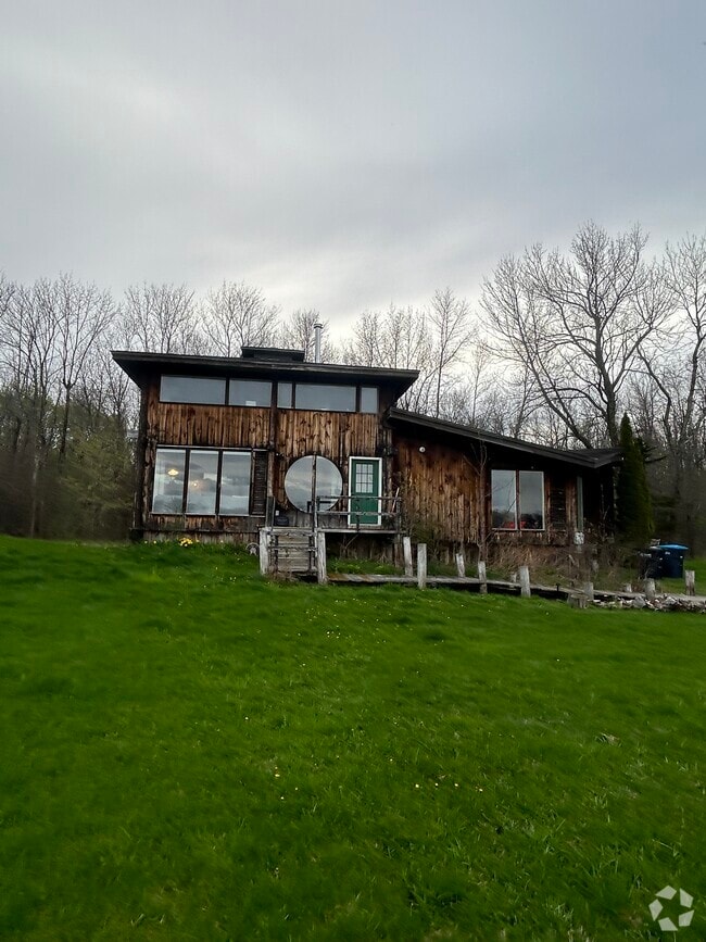 Building Photo - 39 Phelps Ln