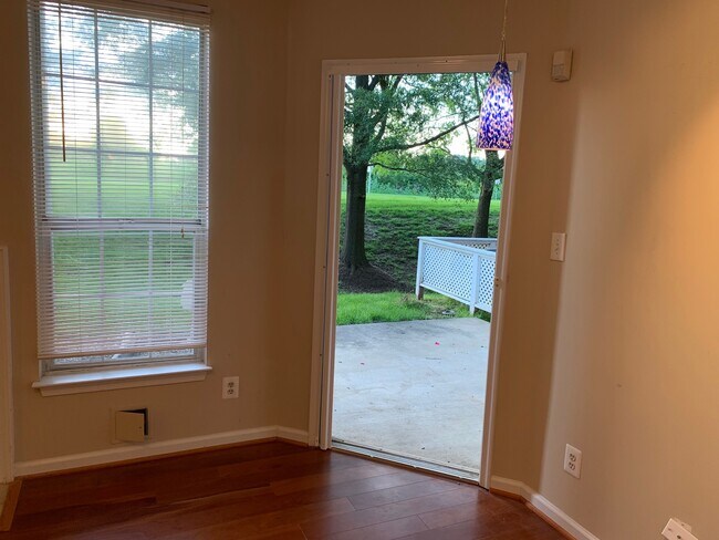 Building Photo - 20303 Beechwood Ter