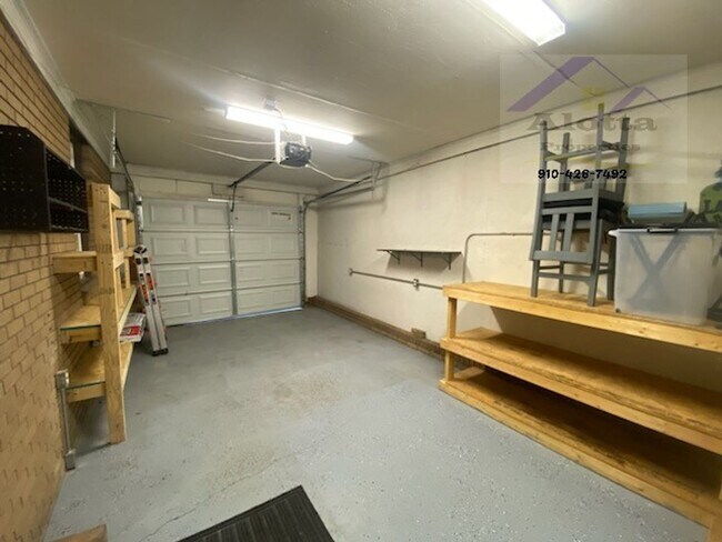 Building Photo - 5408 S Sumac Cir