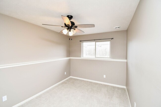Building Photo - 5 Bedroom 3 Bathroom Single Family Home North Sioux Falls!
