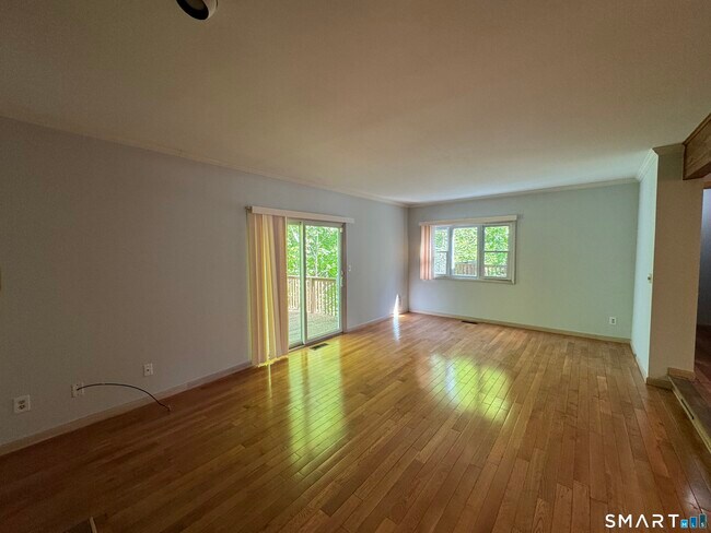 Building Photo - 223 Deer Run