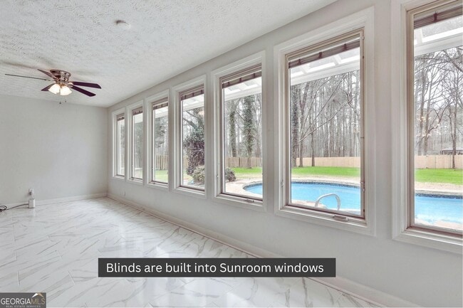 Building Photo - 558 Kenwood Rd