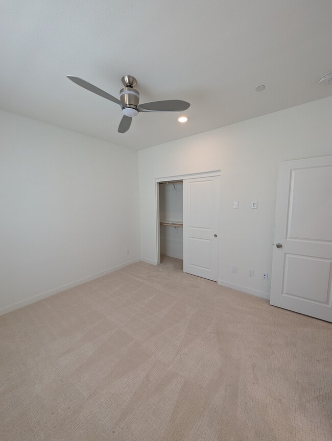 Building Photo - 27414 N Arborview Ln