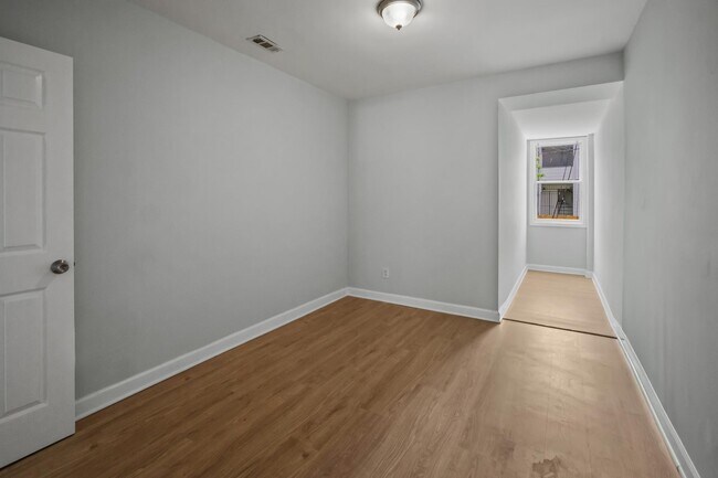 Building Photo - 182 36th St NE