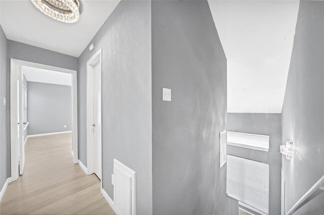 Building Photo - 803 Chateau Pl