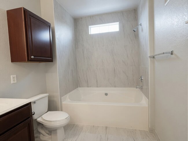 Building Photo - 7575 Kirby Dr
