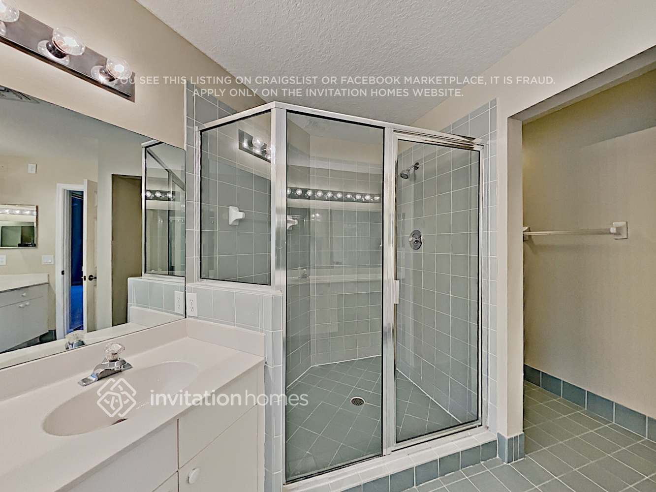 Building Photo - 9820 Fairway Cove Ln
