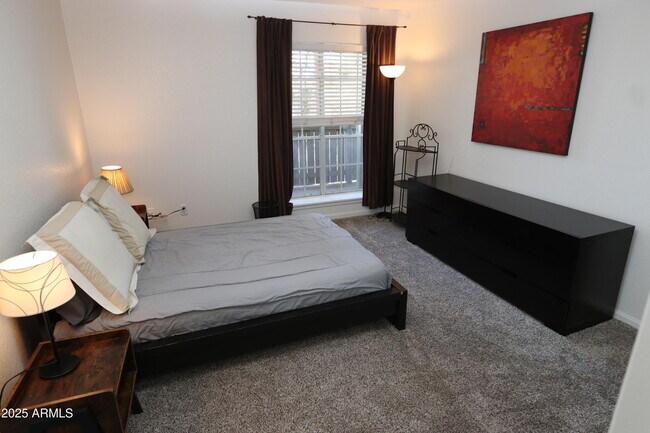 Building Photo - 200 E Southern Ave