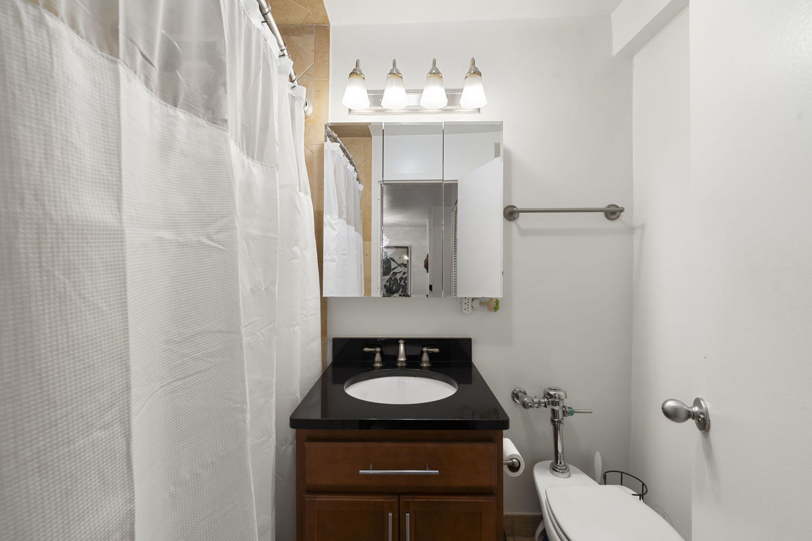 Building Photo - 222 E Pearson St