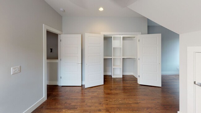Building Photo - Beautiful East Nashville Bungalow