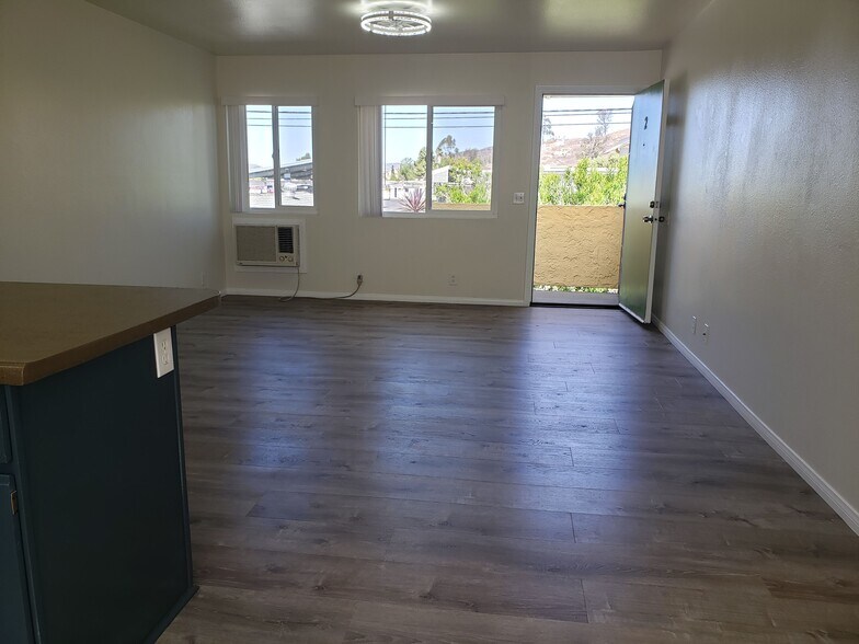 Building Photo - 1261 Victor St