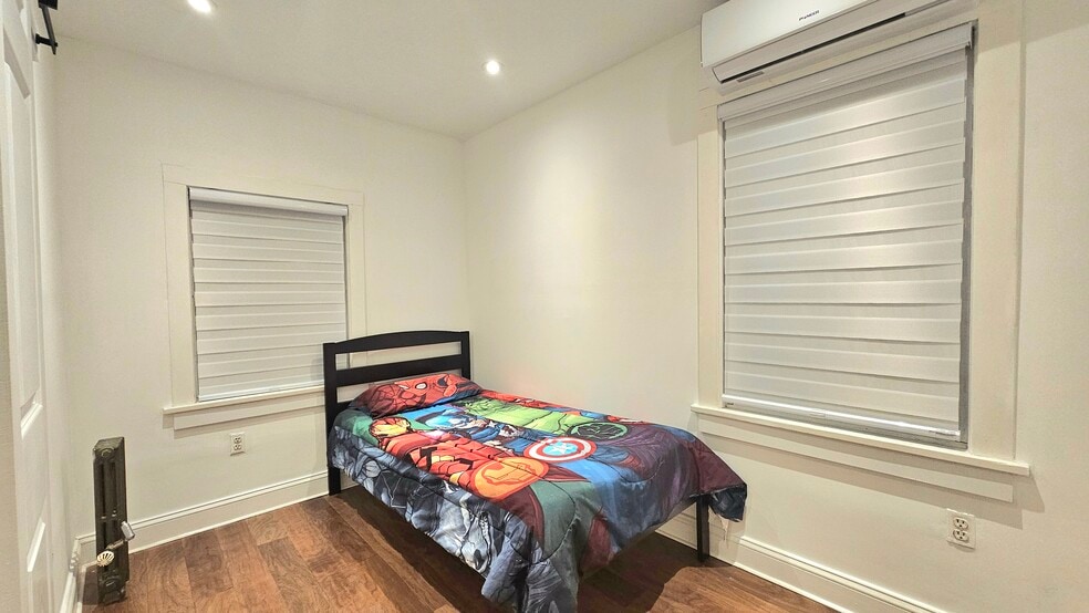 Building Photo - 55 Lakeview St