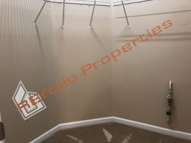 Building Photo - Great Location! 3 Bedroom 2.5 Bathroom 1 C...