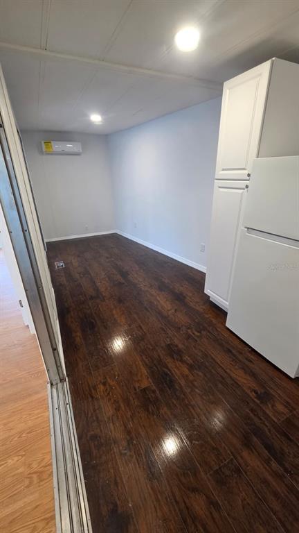 Building Photo - 7030 Garside Dr