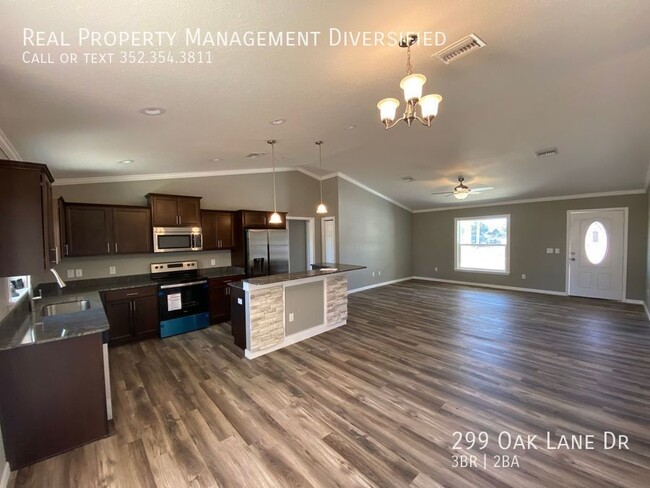 Building Photo - 299 Oak Ln Dr